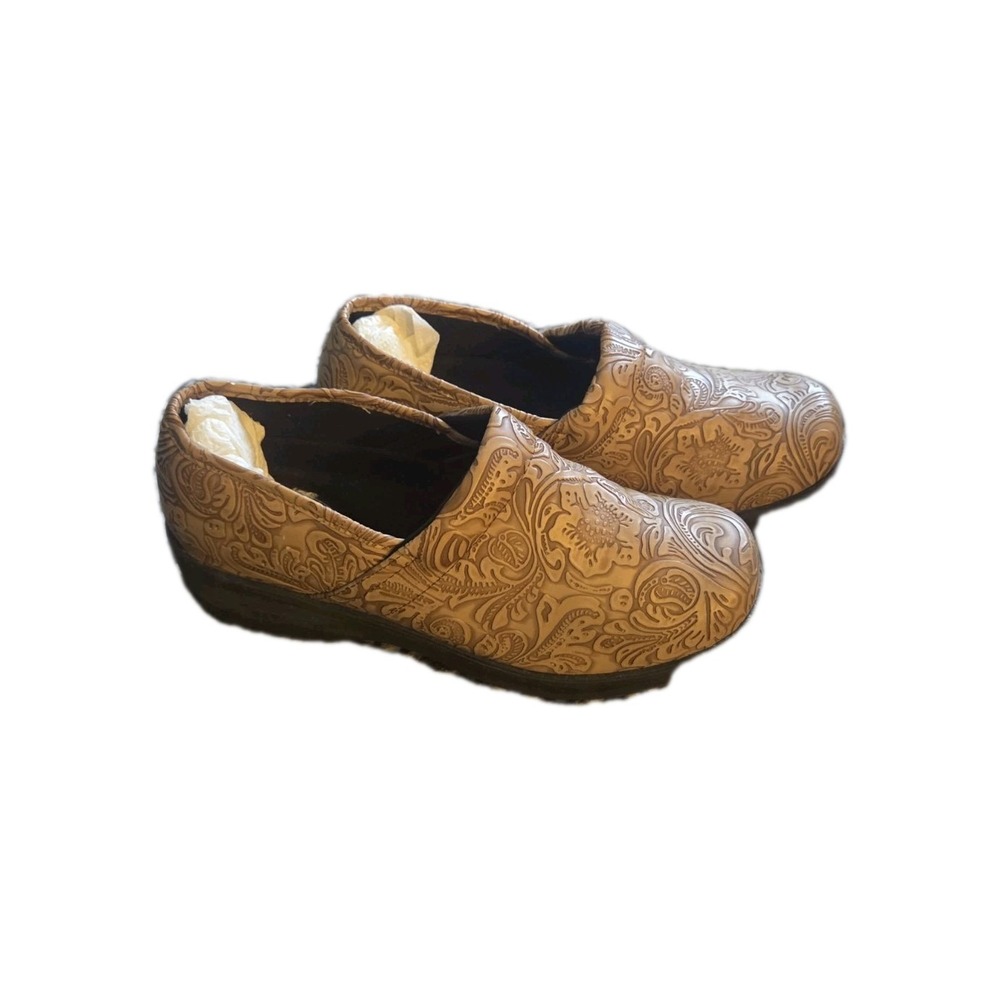 SafeTstep Women's Slip‎ Resistant Embossed Slip-On Work Shoes Size 8 Brown...